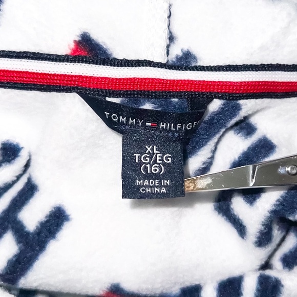 Tommy Hilfiger | Girls Sport Popover Hoodie | XL (16) - Picture 2 of 8